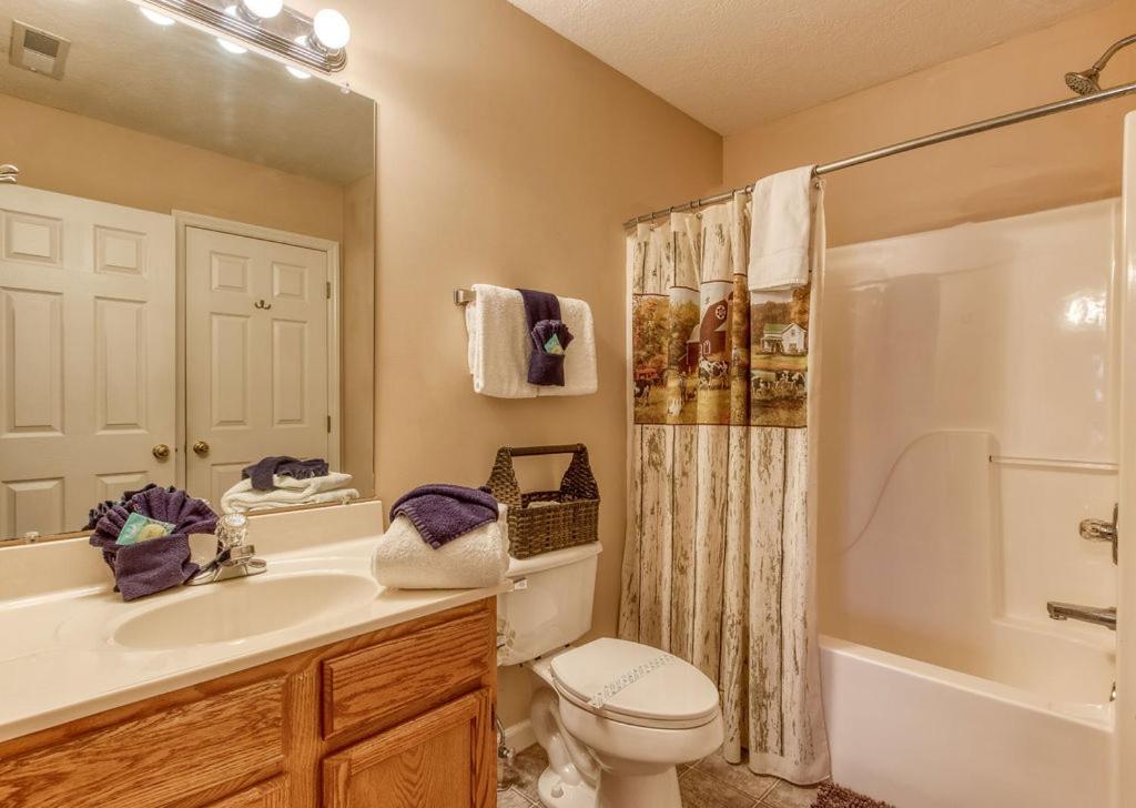 Rock Of Ages, Hot Tub, Game Room, Wifi, 1089 Free Tickets Each Paid Day, Dollywood And More Pigeon Forge Esterno foto