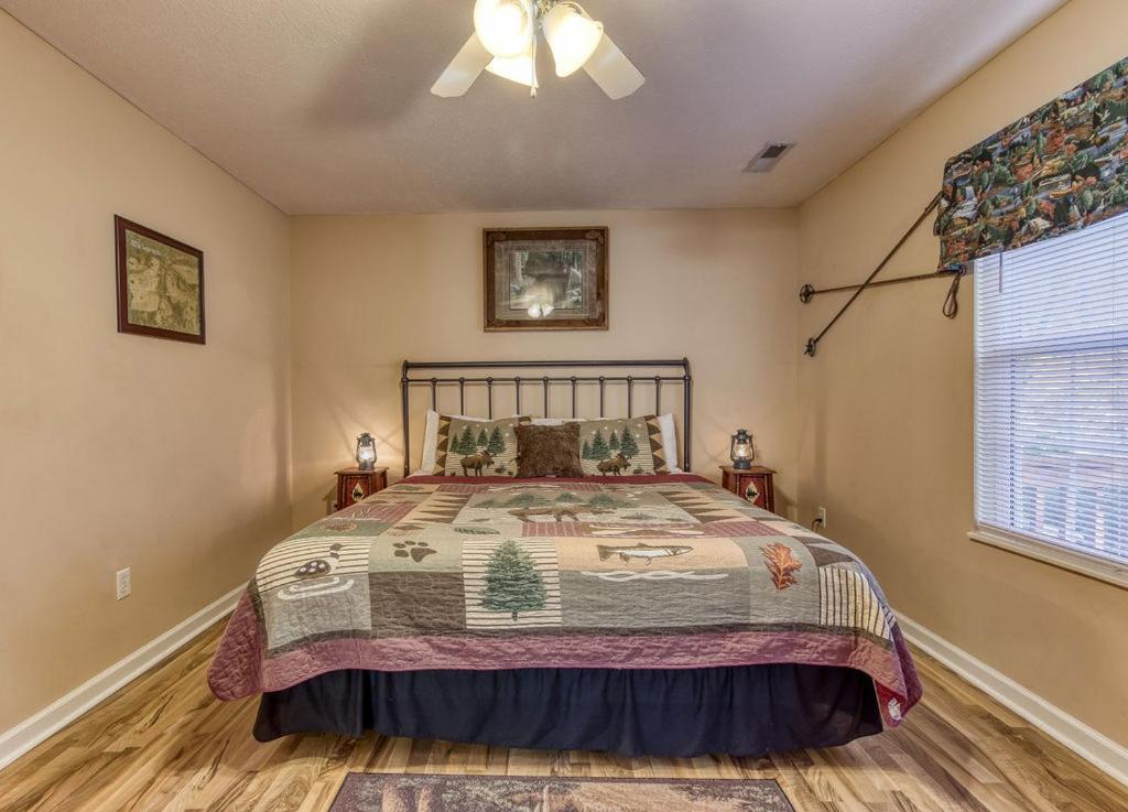 Rock Of Ages, Hot Tub, Game Room, Wifi, 1089 Free Tickets Each Paid Day, Dollywood And More Pigeon Forge Esterno foto